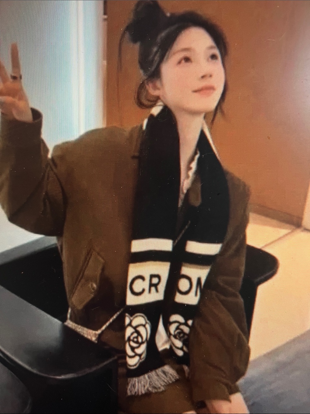 CHANEL Black & White Camellia Intarsia Cashmere Wool Scarf - Picture 9 of 11